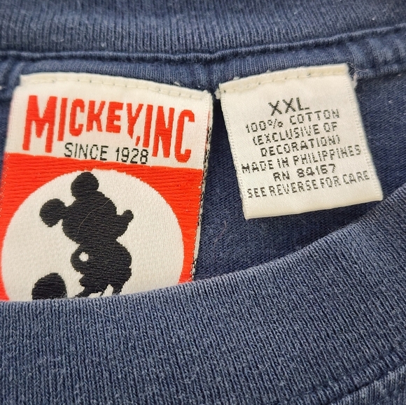 Disney Women’s Blue Vintage T-Shirt with Winnie the Pooh Characters, sz XXL - Picture 6 of 7